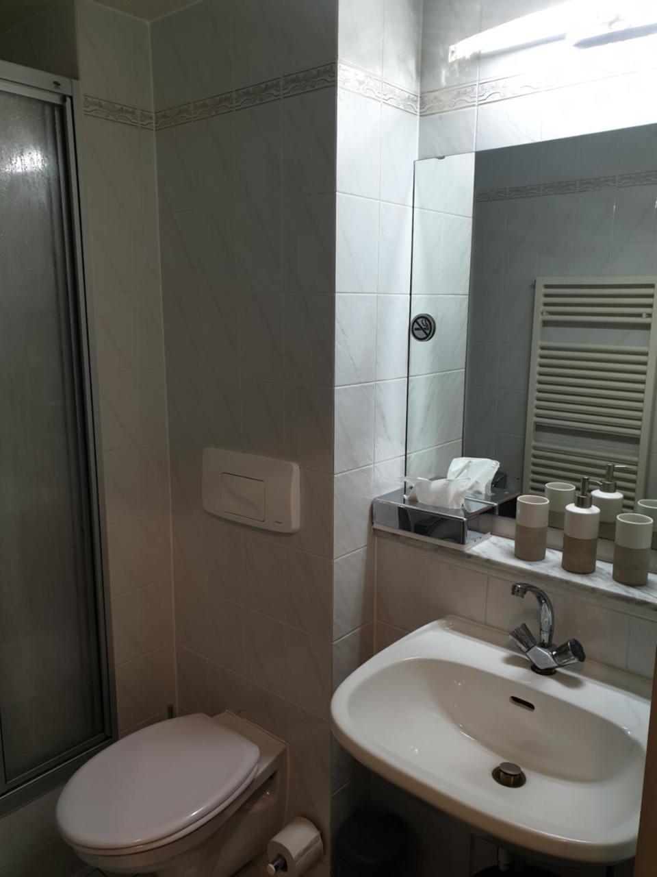 Hotel Wacker Лар Экстерьер фото