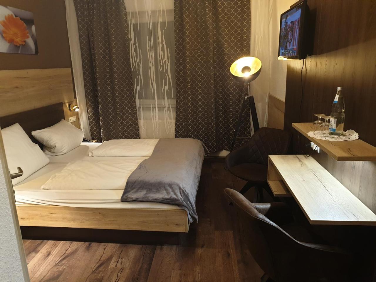 Hotel Wacker Лар Экстерьер фото